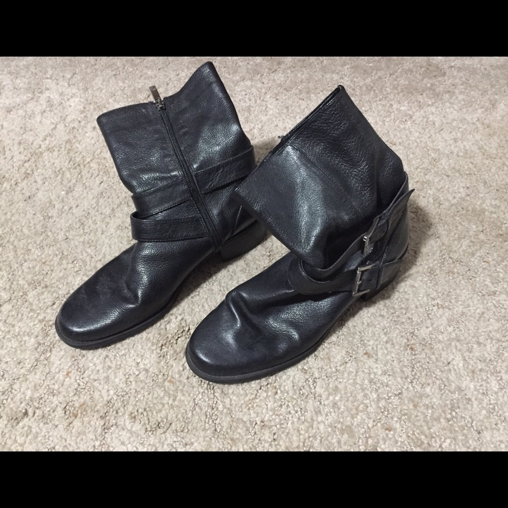 Anne Klein black biker boots zippers NICE size 8.5